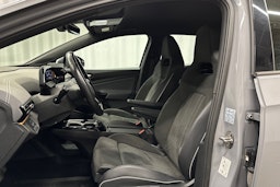 harmaa Volkswagen ID.4 2023 kuva 18.