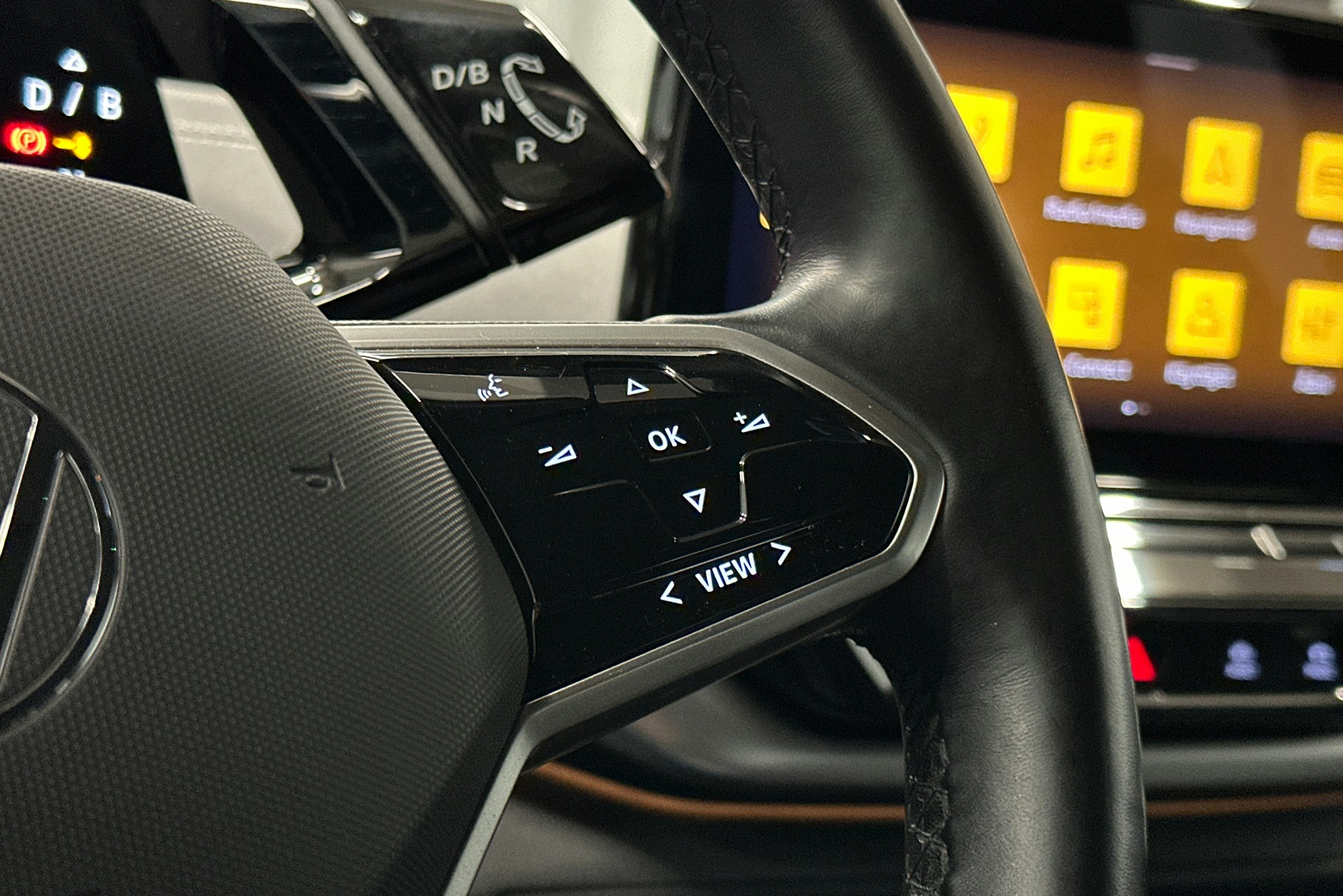 harmaa Volkswagen ID.4 2023 kuva 21.