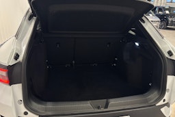 valkoinen Volkswagen ID.4 2022 kuva 13.