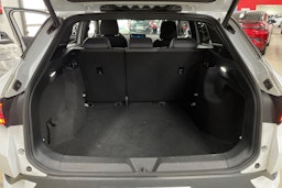 Valkoinen Volkswagen ID.4 2022 kuva 29.