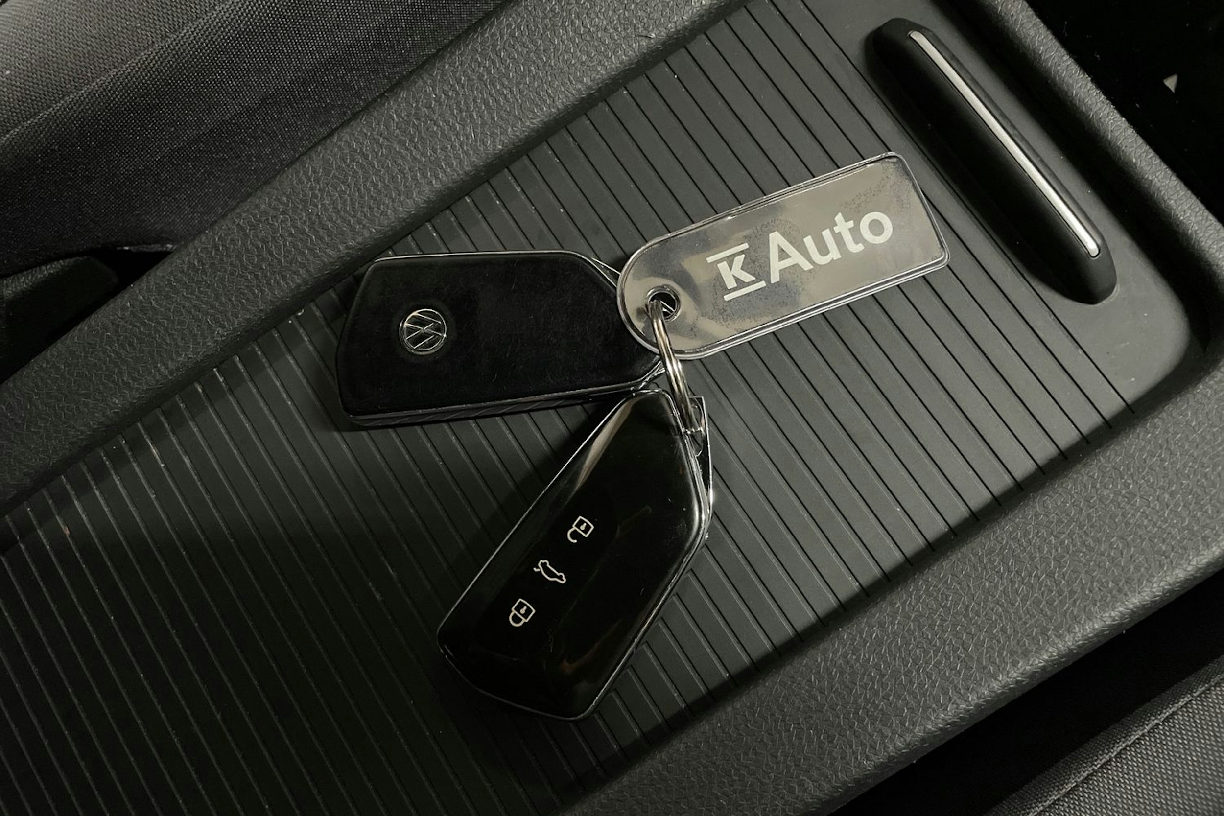 Valkoinen Volkswagen ID.4 2022 kuva 31.