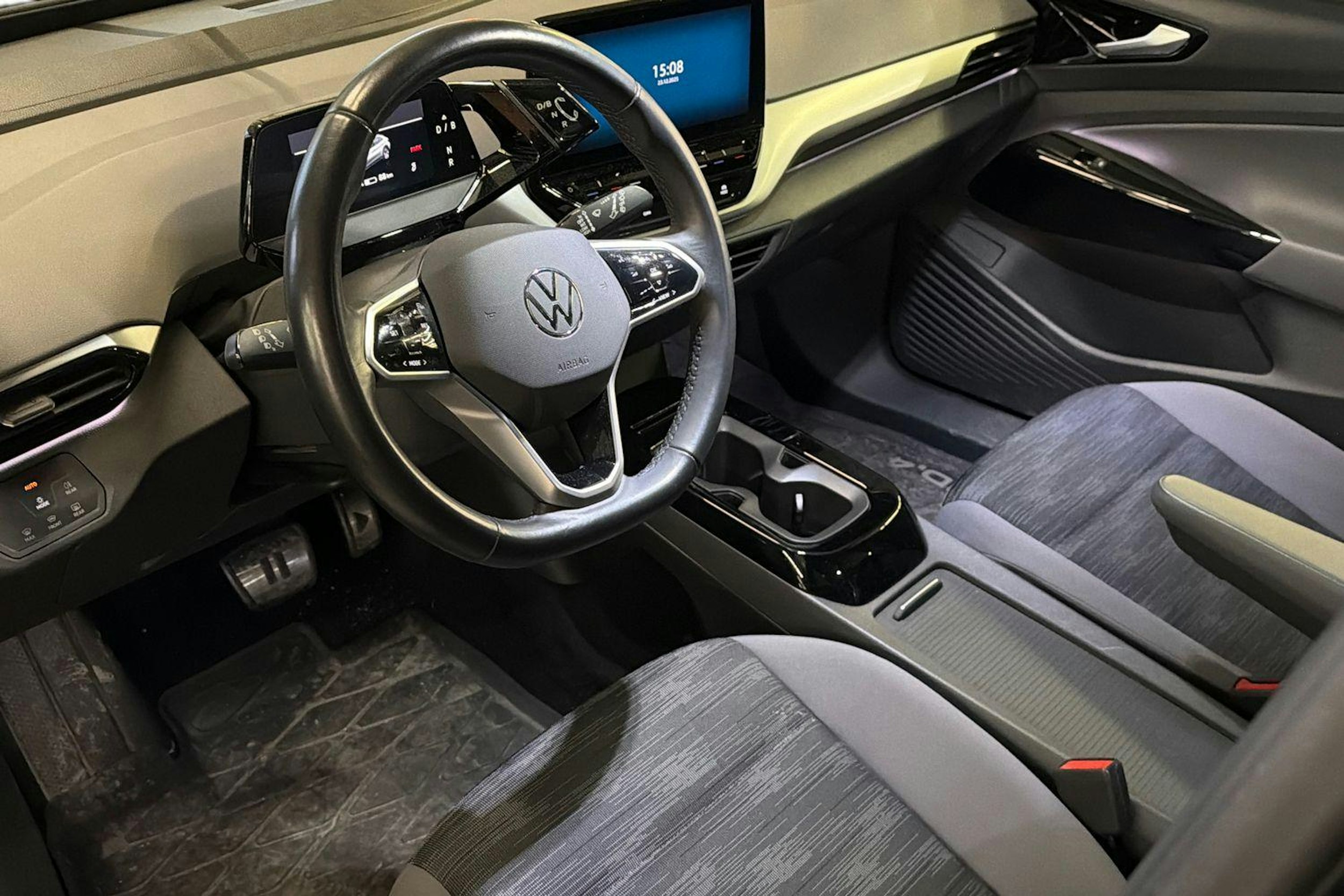 musta Volkswagen ID.4 2022 kuva 2.