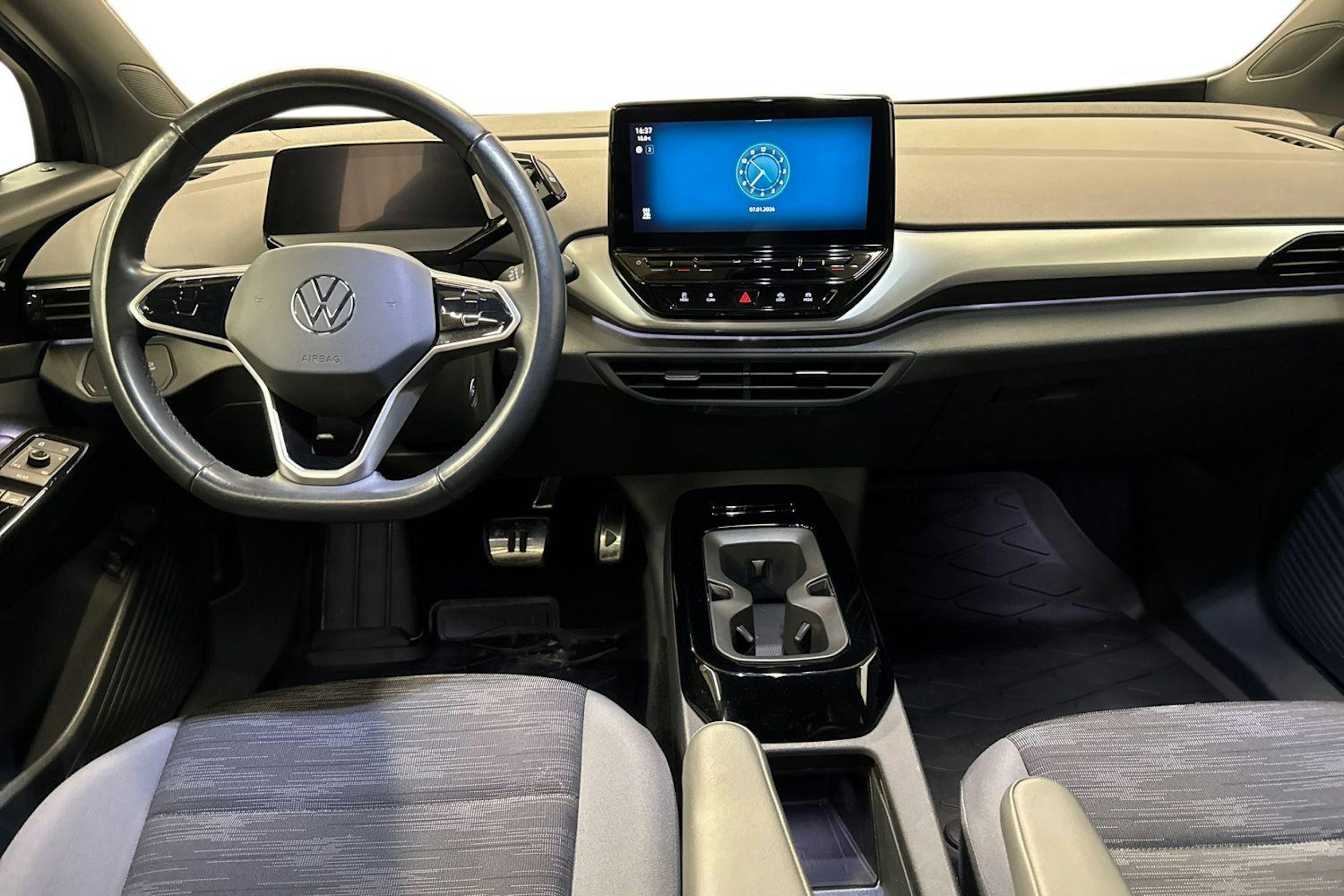 musta Volkswagen ID.4 2022 kuva 7.