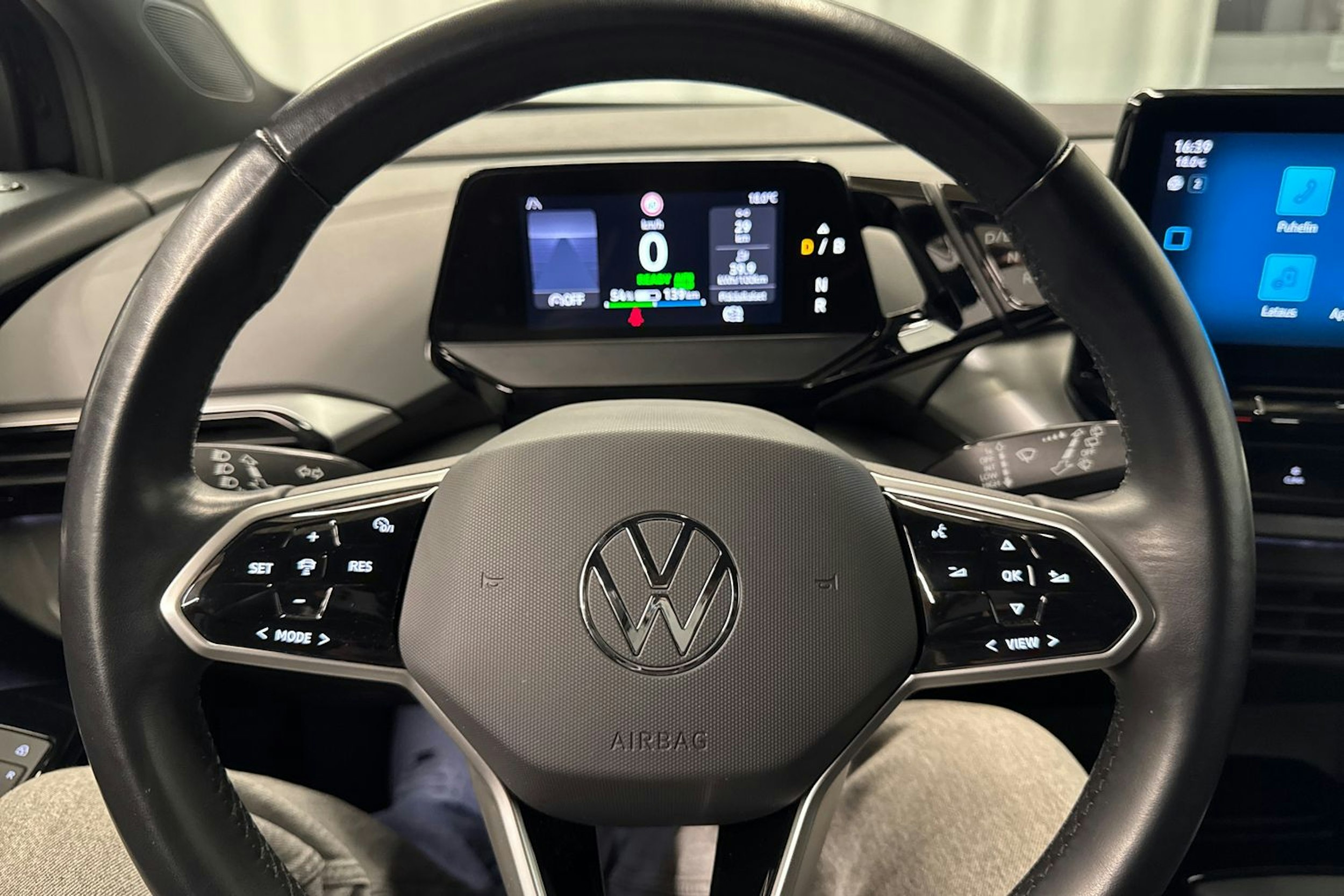 musta Volkswagen ID.4 2022 kuva 11.