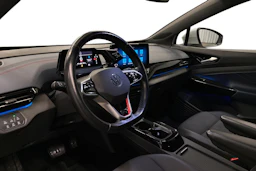 valkoinen Volkswagen ID.4 2022 kuva 6.