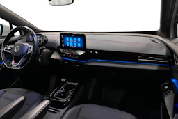 valkoinen Volkswagen ID.4 2022 kuva 7.