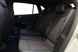 valkoinen Volkswagen ID.4 2022 kuva 8.