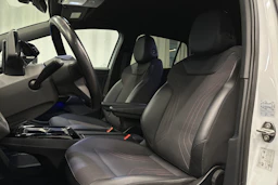 valkoinen Volkswagen ID.4 2022 kuva 12.