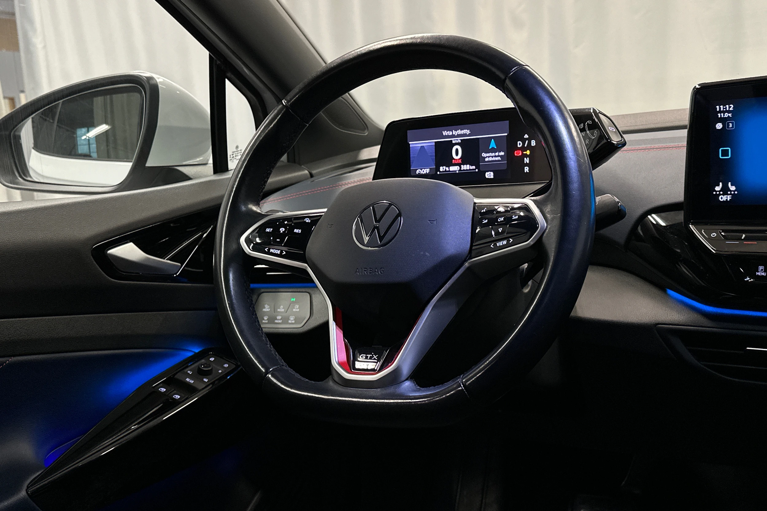 valkoinen Volkswagen ID.4 2022 kuva 13.