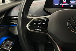 valkoinen Volkswagen ID.4 2022 kuva 14.