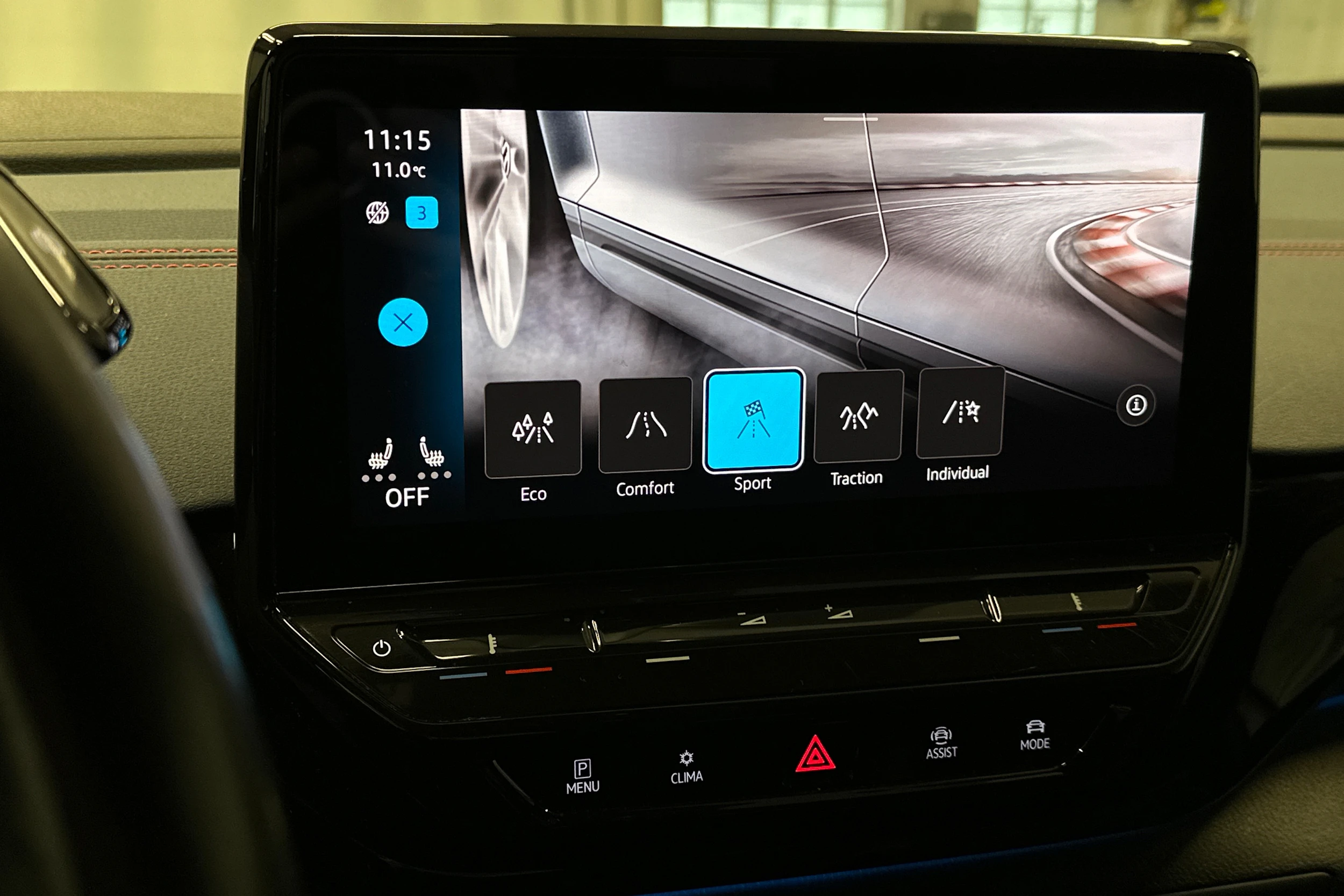 valkoinen Volkswagen ID.4 2022 kuva 24.