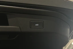 harmaa Volkswagen ID.4 2022 kuva 38.