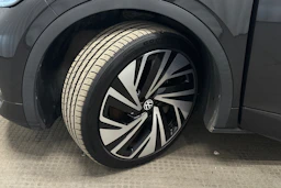 harmaa Volkswagen ID.4 2022 kuva 10.