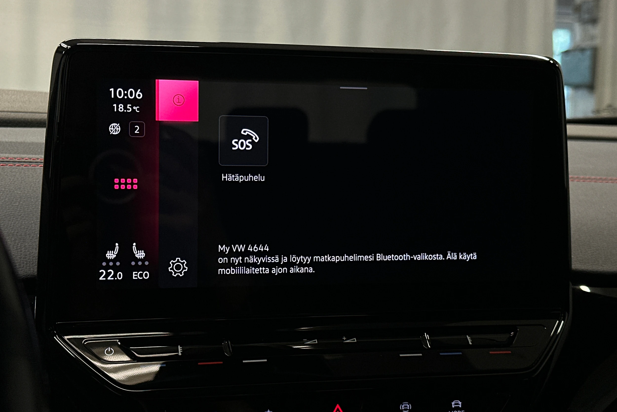 harmaa Volkswagen ID.4 2022 kuva 19.