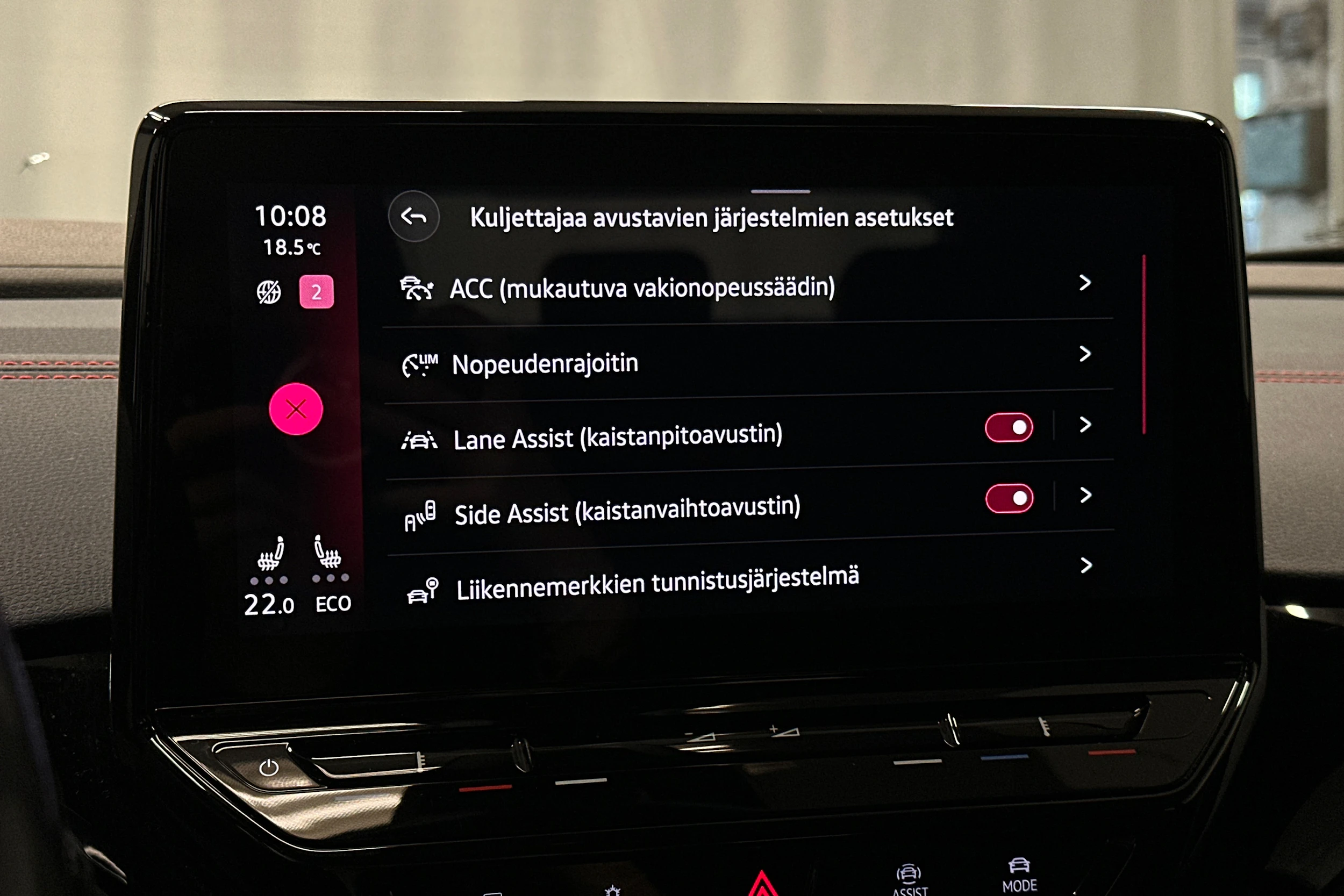 harmaa Volkswagen ID.4 2022 kuva 27.
