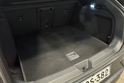 harmaa Volkswagen ID.4 2022 kuva 35.
