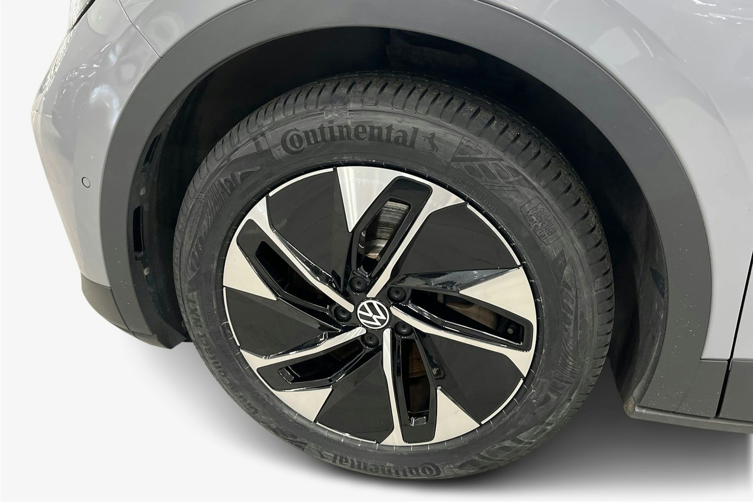harmaa Volkswagen ID.4 2022 kuva 11.