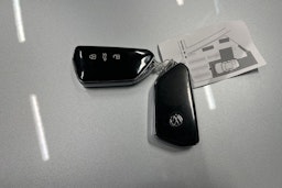 harmaa Volkswagen ID.4 2022 kuva 18.