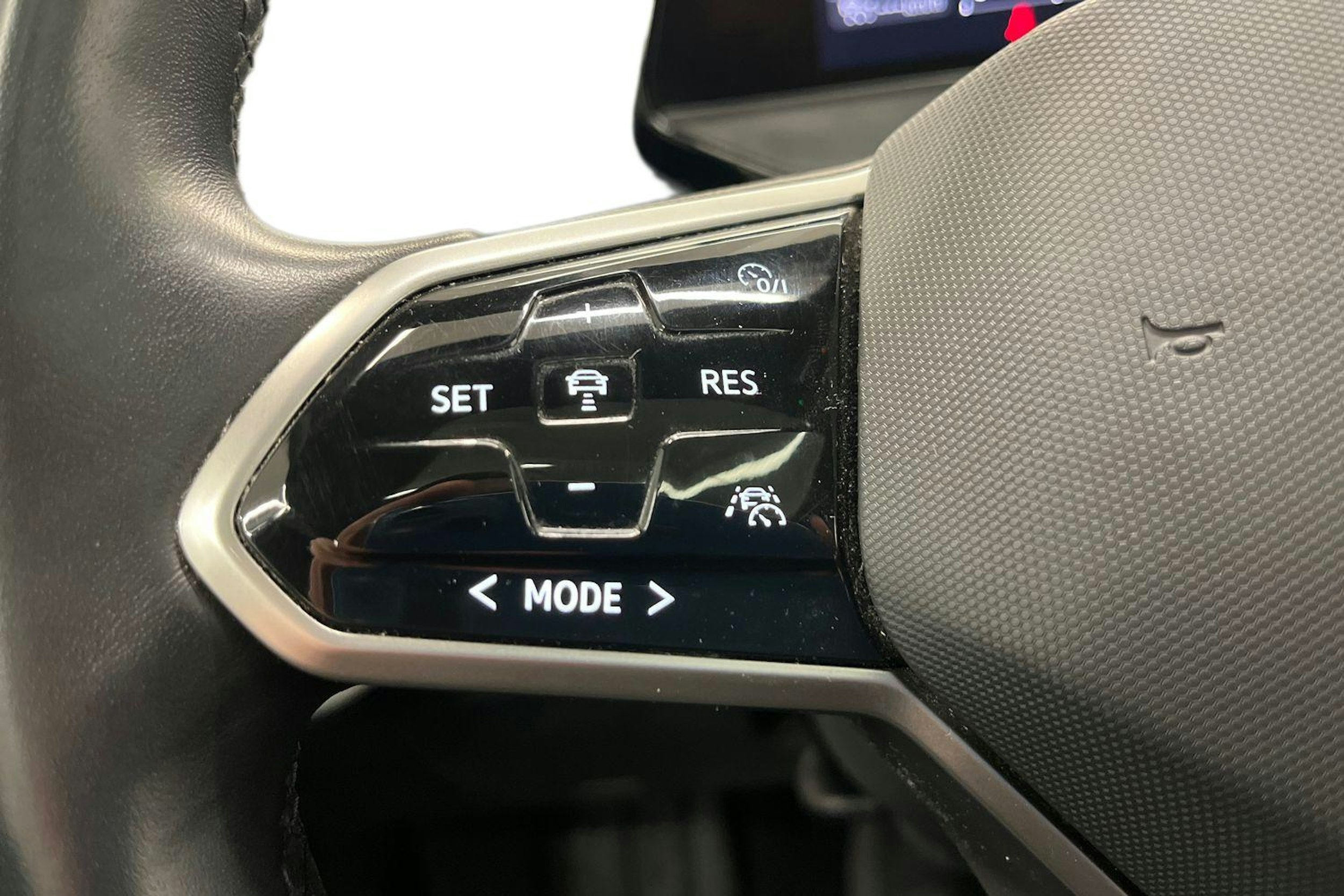 hopea Volkswagen ID.4 2022 kuva 11.