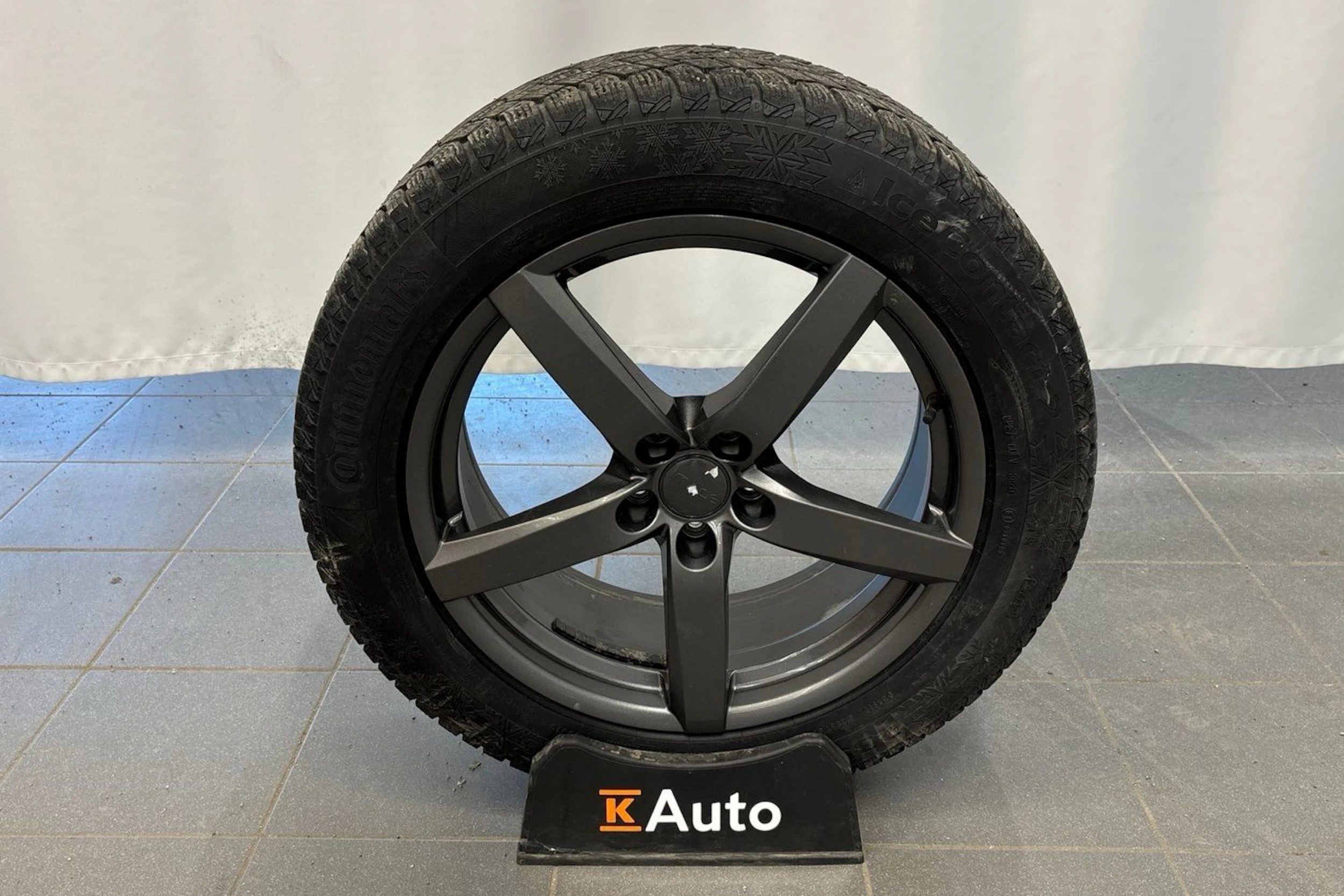 punainen Volkswagen ID.4 2022 kuva 10.