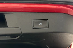 punainen Volkswagen ID.4 2022 kuva 13.