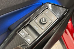 punainen Volkswagen ID.4 2022 kuva 14.