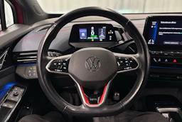 punainen Volkswagen ID.4 2022 kuva 16.