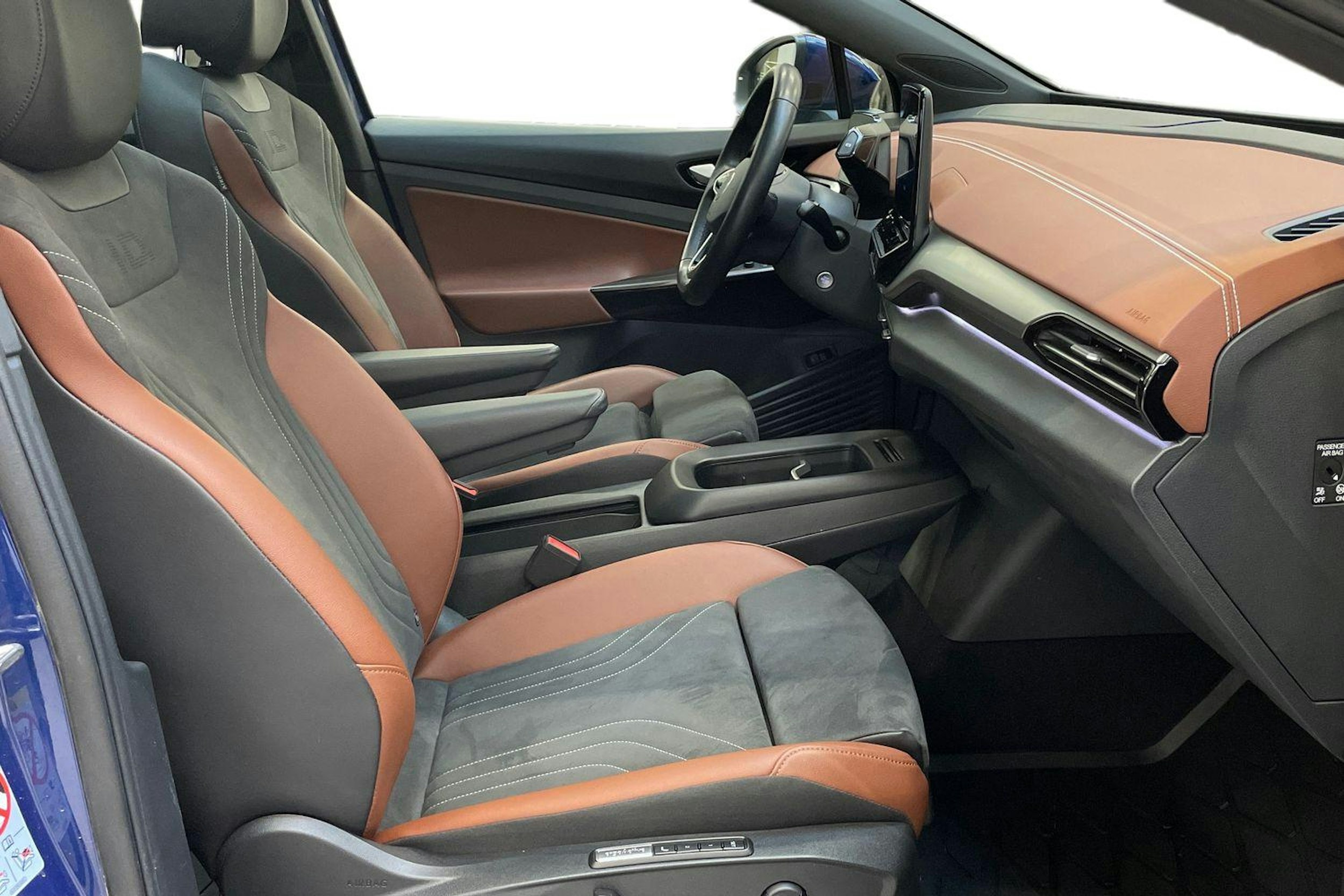 sininen Volkswagen ID.4 2022 kuva 11.