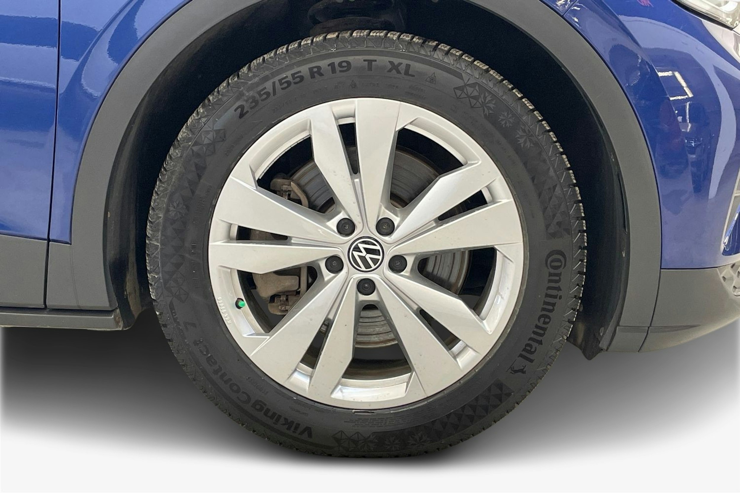 sininen Volkswagen ID.4 2022 kuva 12.