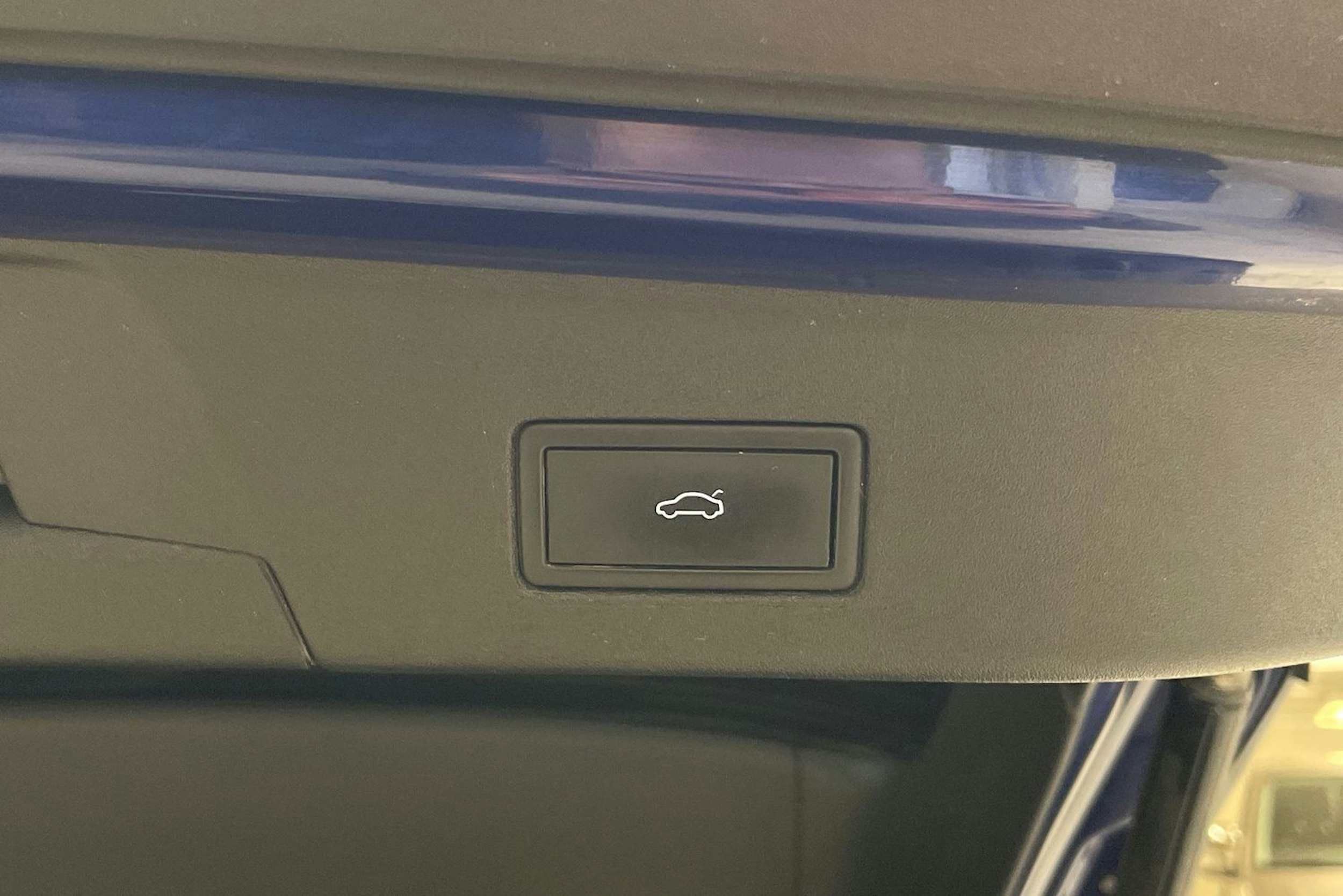 sininen Volkswagen ID.4 2022 kuva 17.