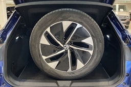 sininen Volkswagen ID.4 2022 kuva 18.