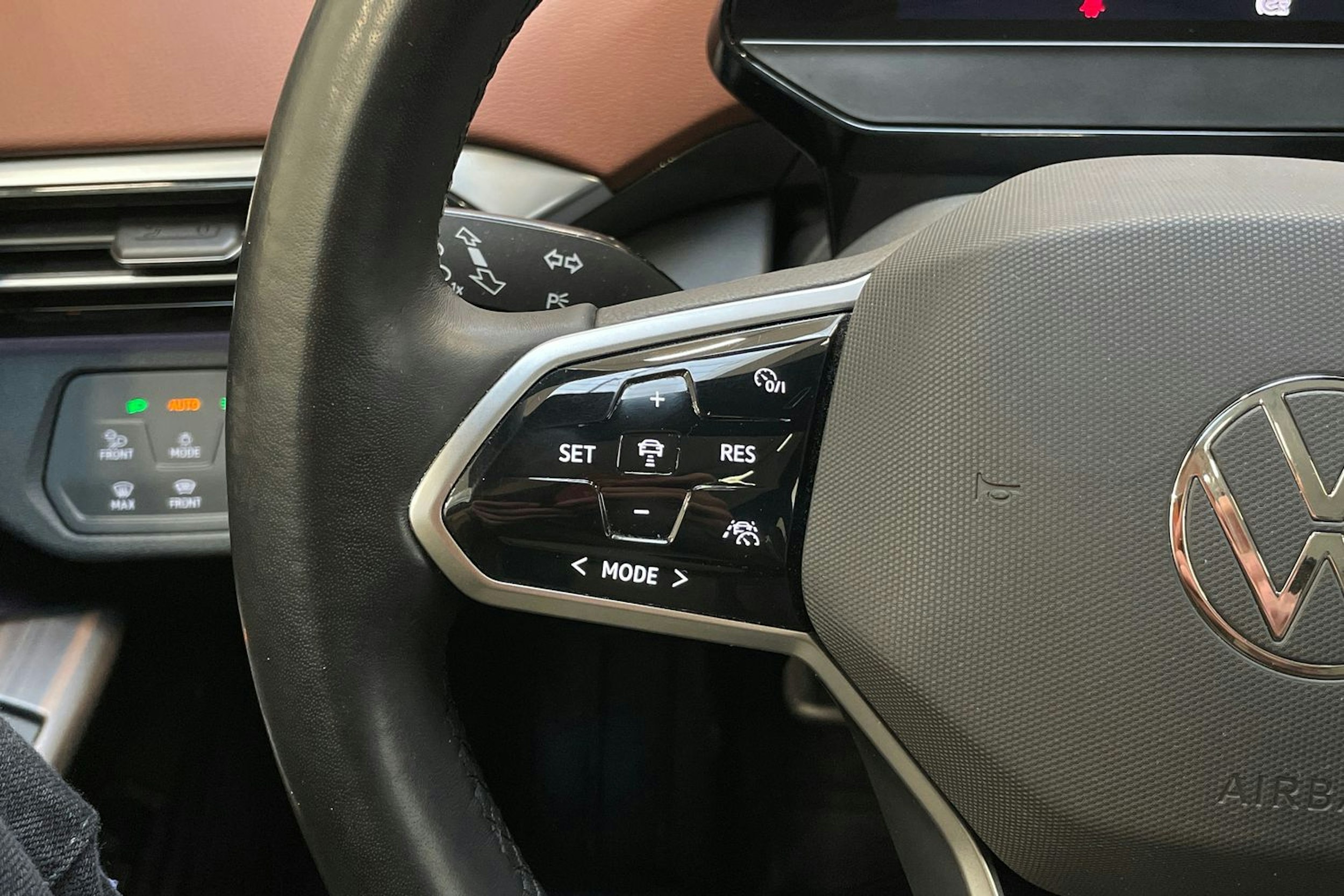 sininen Volkswagen ID.4 2022 kuva 22.