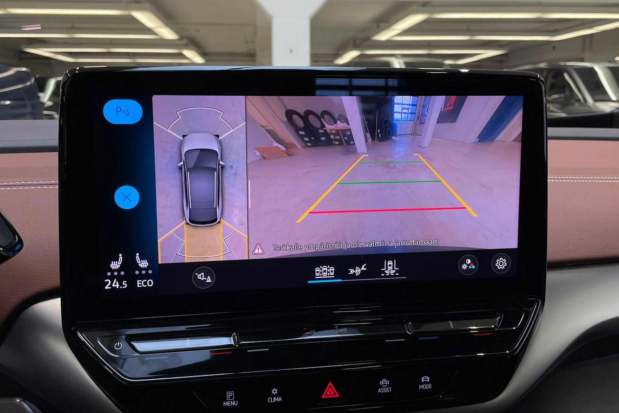 sininen Volkswagen ID.4 2022 kuva 26.