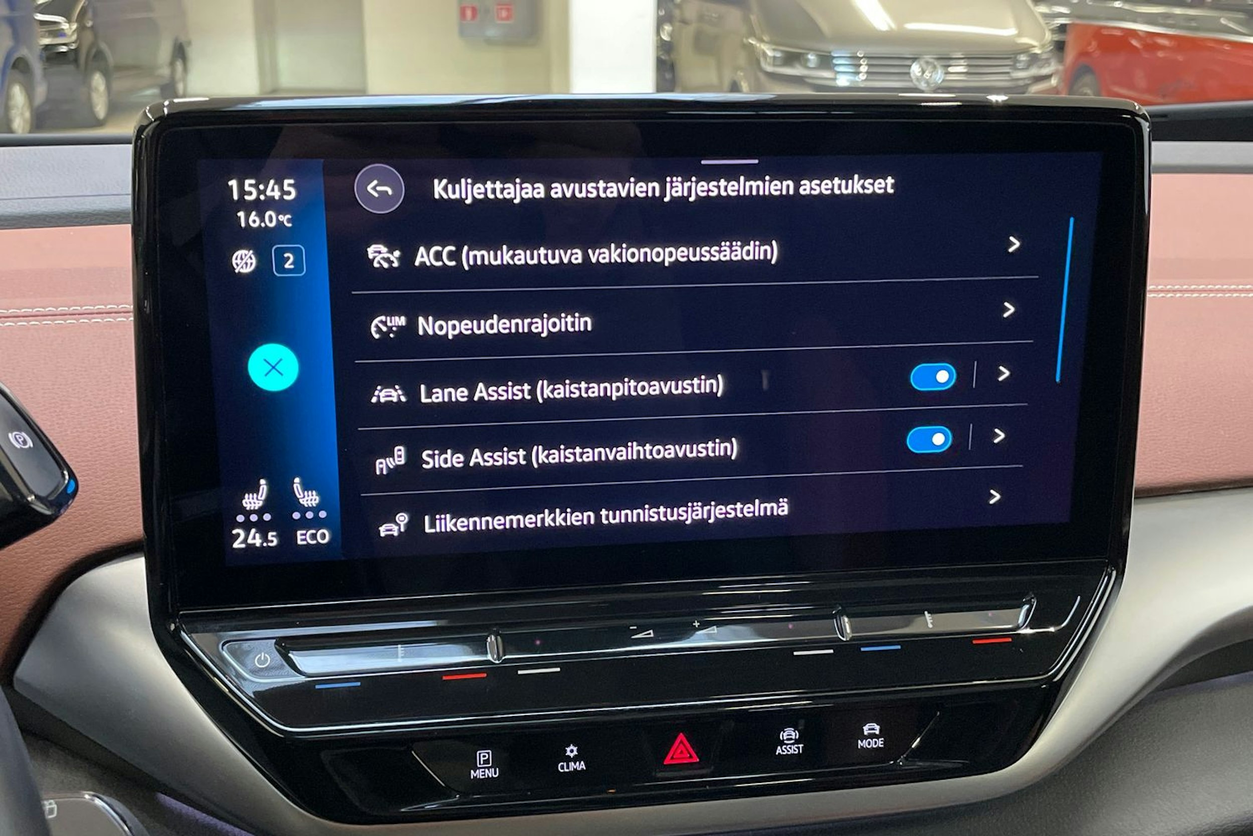 sininen Volkswagen ID.4 2022 kuva 28.