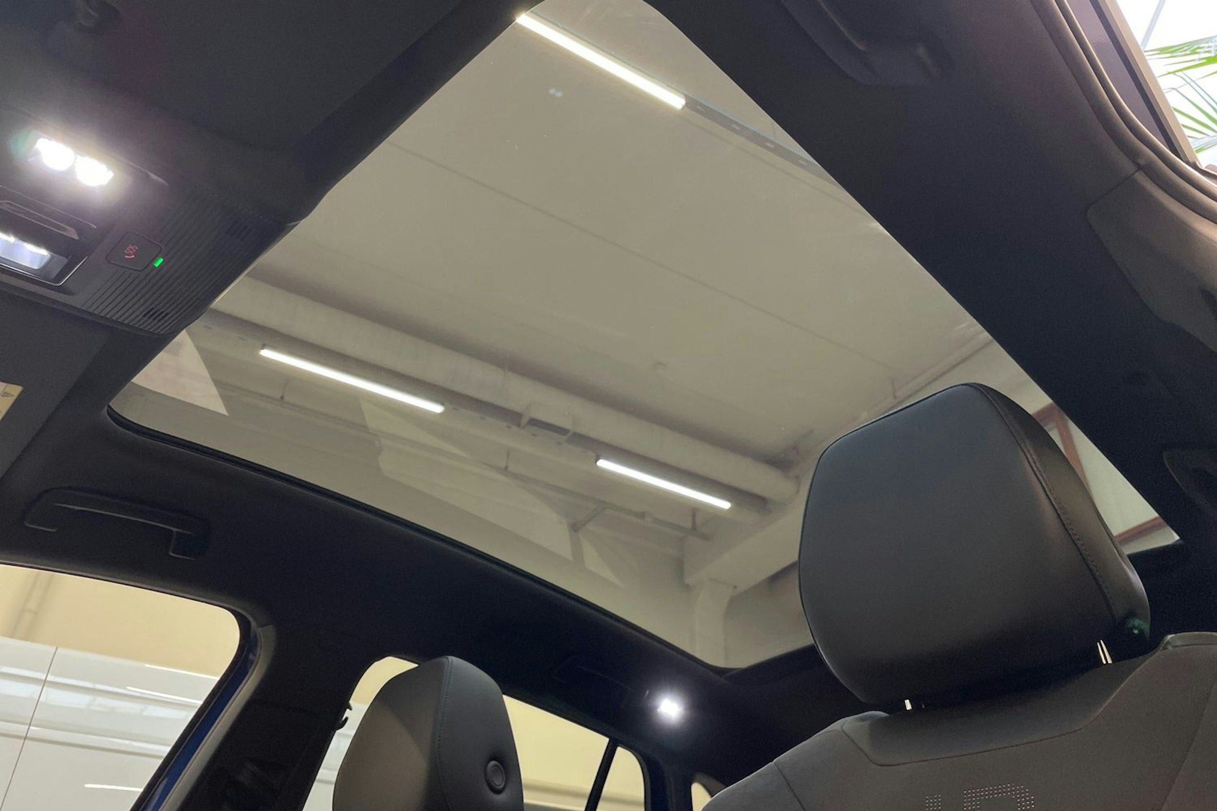 sininen Volkswagen ID.4 2022 kuva 31.