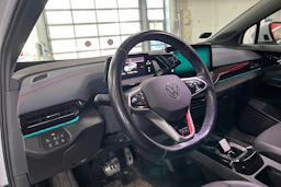 Valkoinen Volkswagen ID.4 2022 kuva 6.