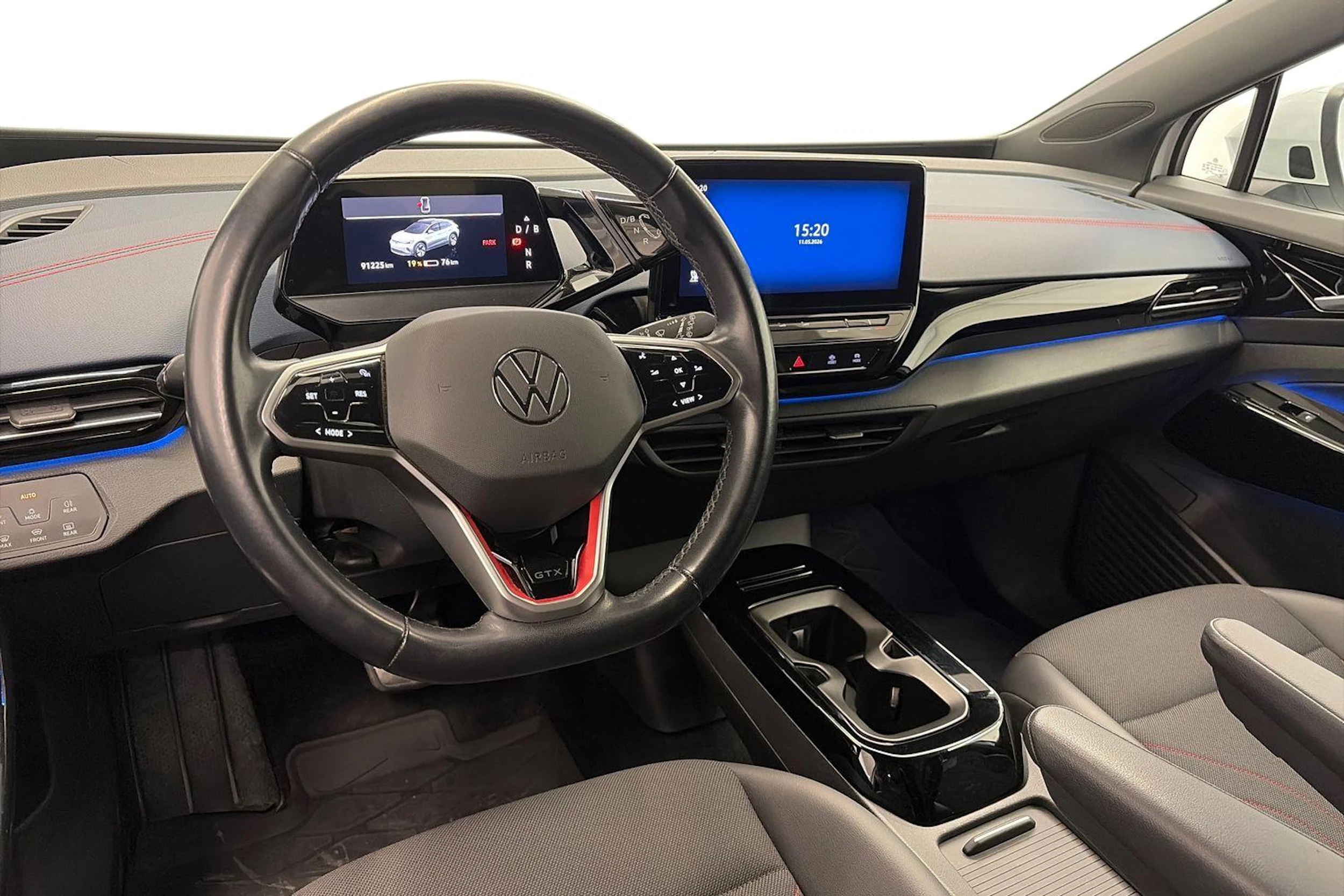 valkoinen Volkswagen ID.4 2022 kuva 8.