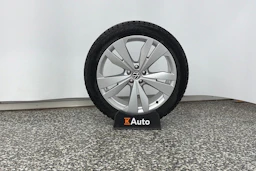 valkoinen Volkswagen ID.4 2022 kuva 13.