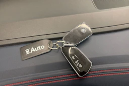 valkoinen Volkswagen ID.4 2022 kuva 29.