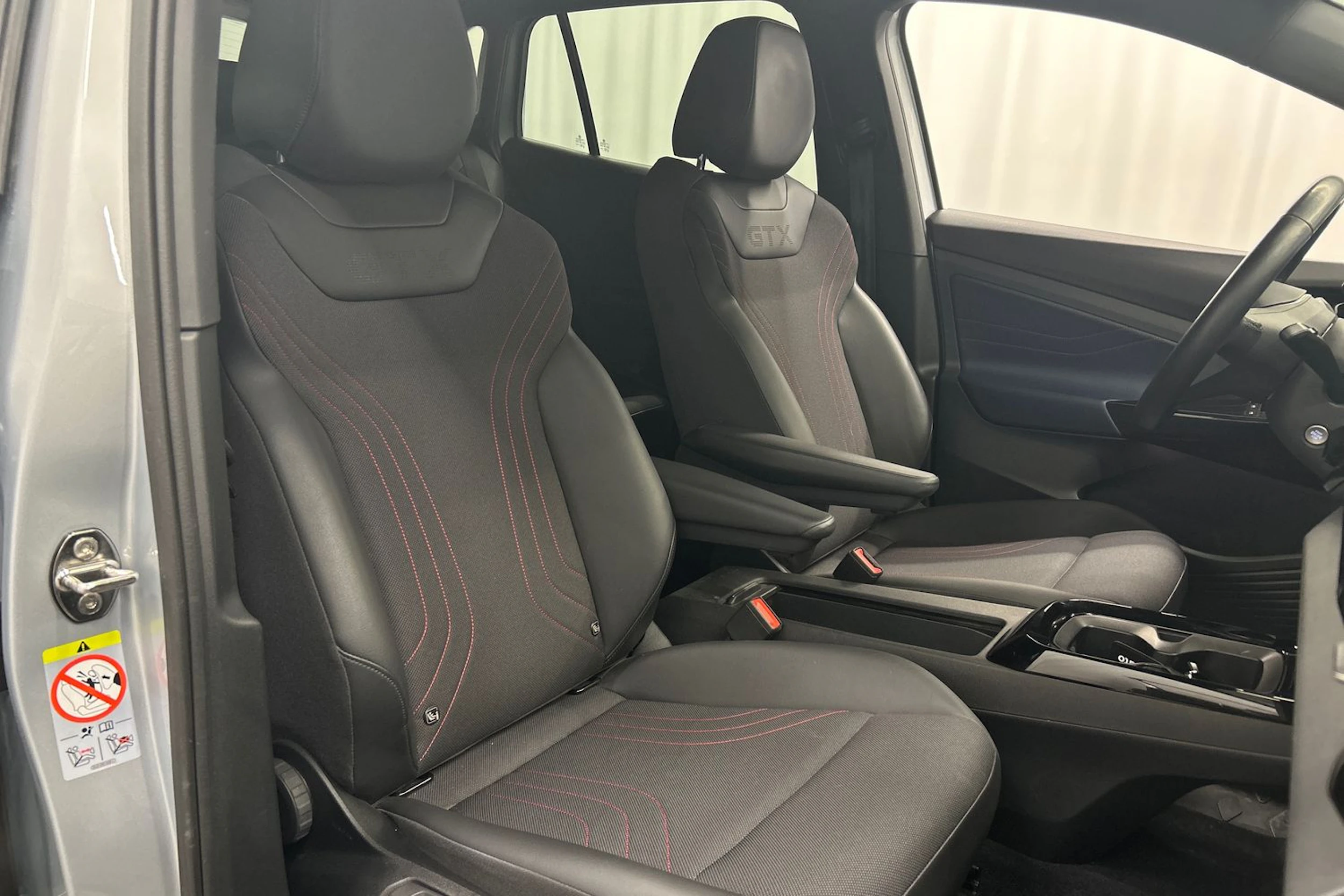 hopea Volkswagen ID.4 2022 kuva 11.