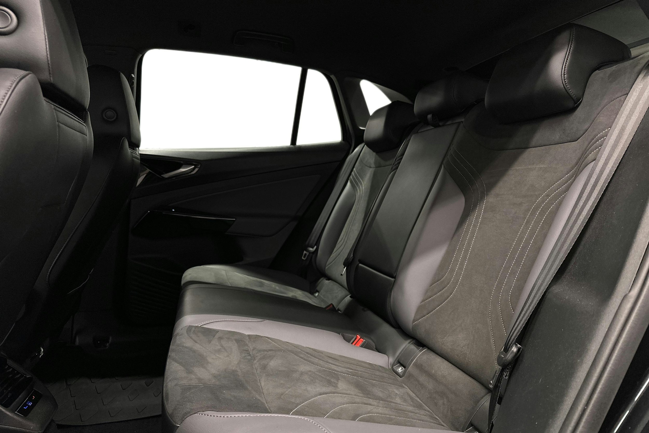 musta Volkswagen ID.4 2022 kuva 8.