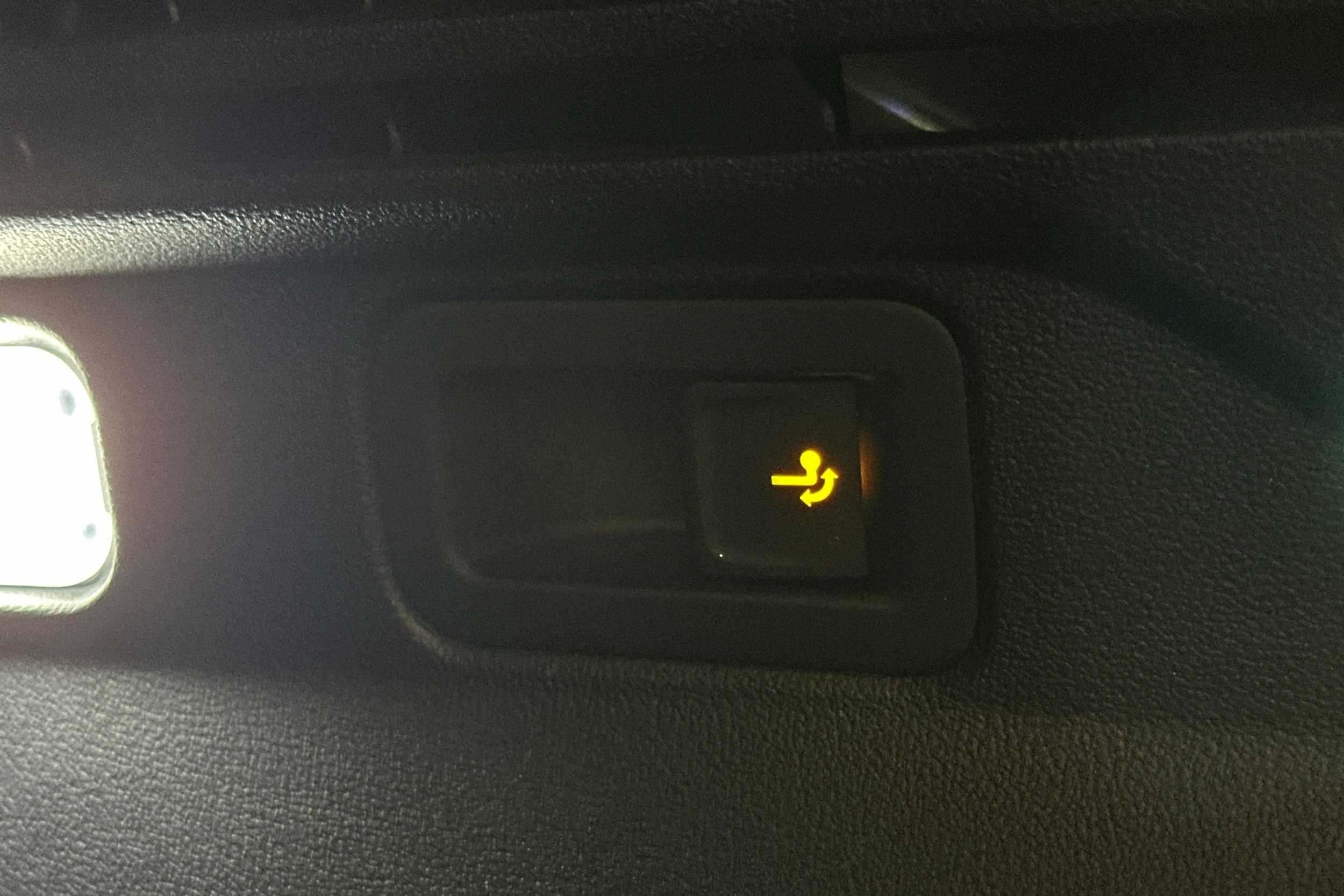 musta Volkswagen ID.4 2022 kuva 13.