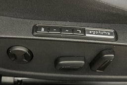 musta Volkswagen ID.4 2022 kuva 16.