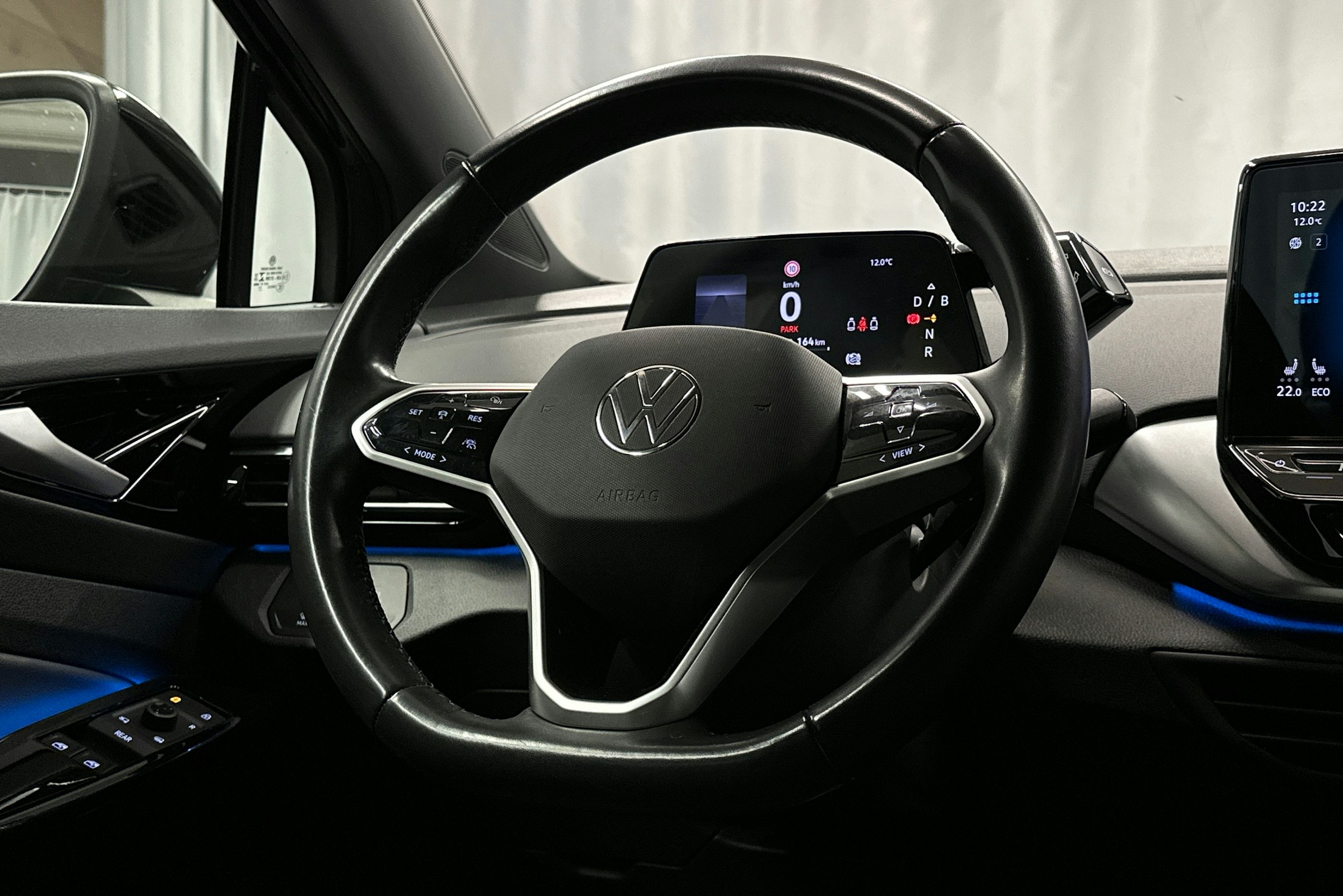 musta Volkswagen ID.4 2022 kuva 18.