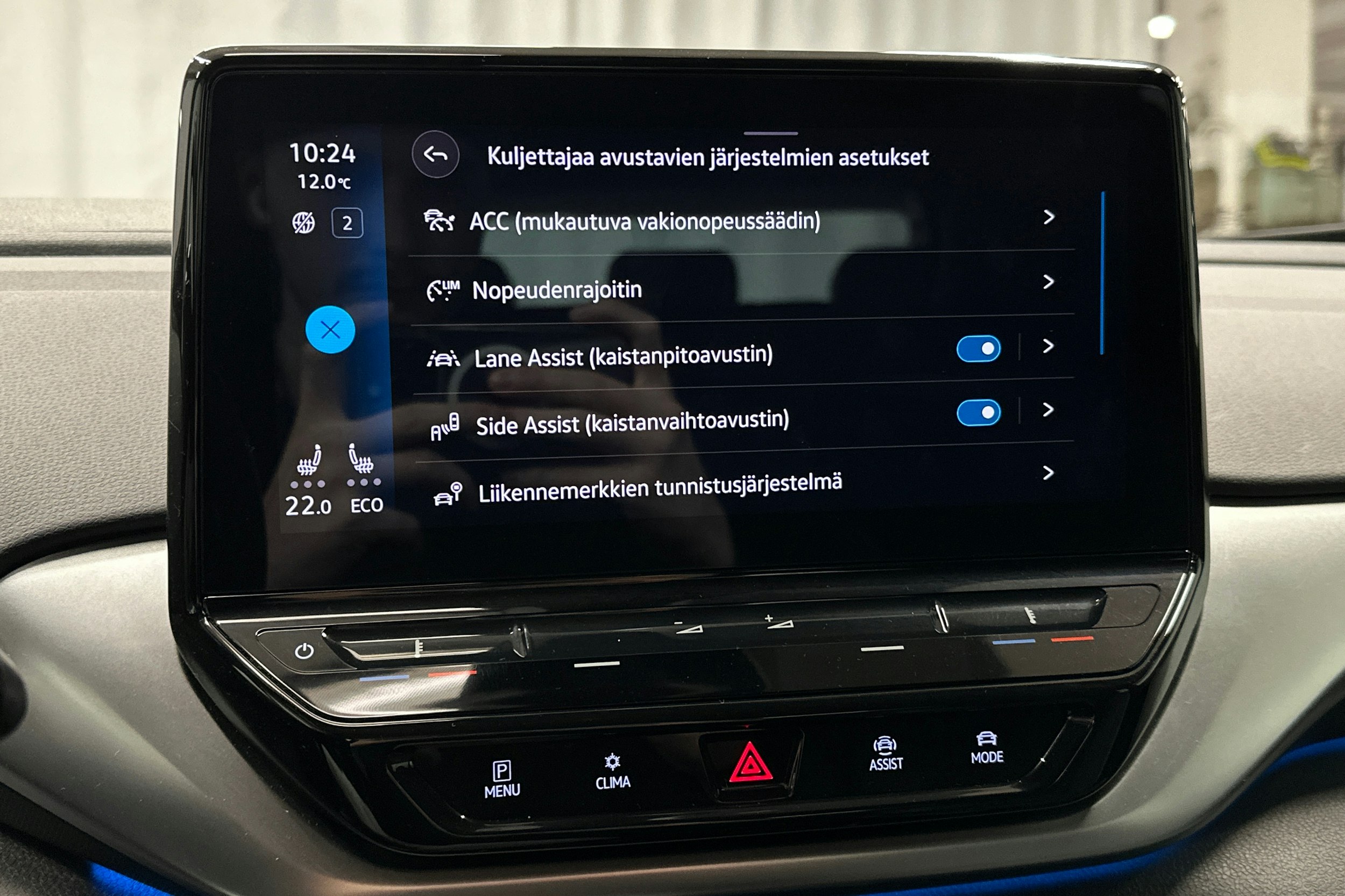 musta Volkswagen ID.4 2022 kuva 26.