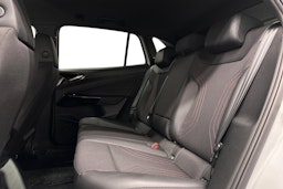 valkoinen Volkswagen ID.4 2023 kuva 10.