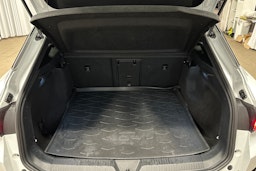 valkoinen Volkswagen ID.4 2023 kuva 14.