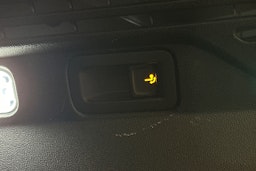 valkoinen Volkswagen ID.4 2023 kuva 15.