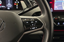 valkoinen Volkswagen ID.4 2023 kuva 20.