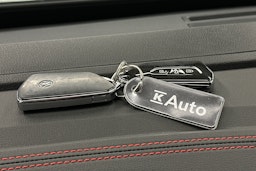 valkoinen Volkswagen ID.4 2023 kuva 30.